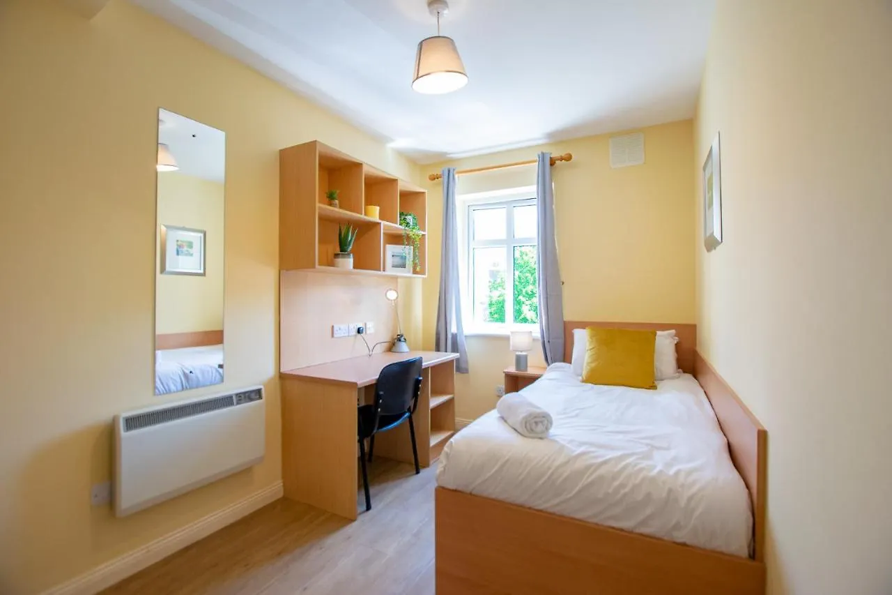 137 - The Townhouse At Gort Na Coiribe By Shortstays Galway Holiday home