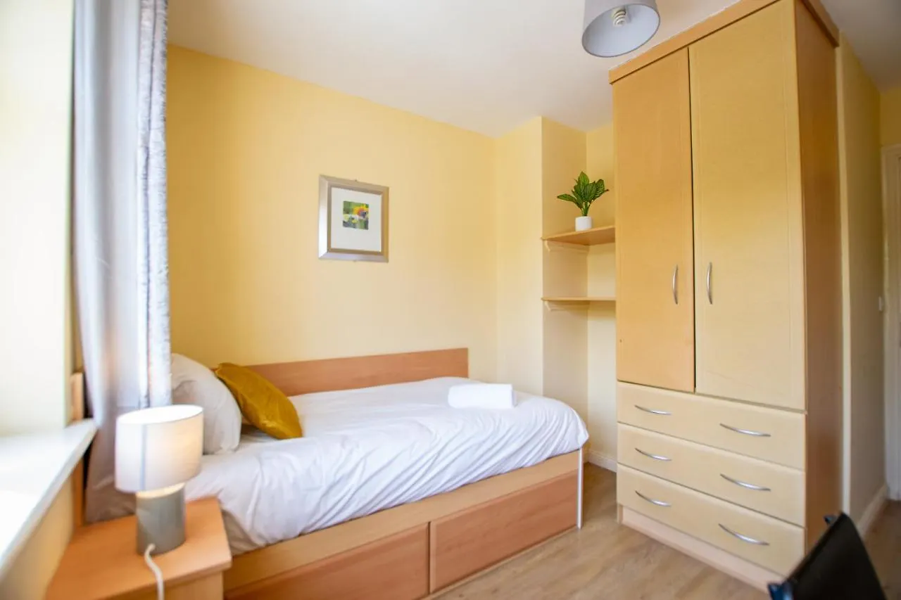 Holiday home 137 - The Townhouse At Gort Na Coiribe By Shortstays Galway