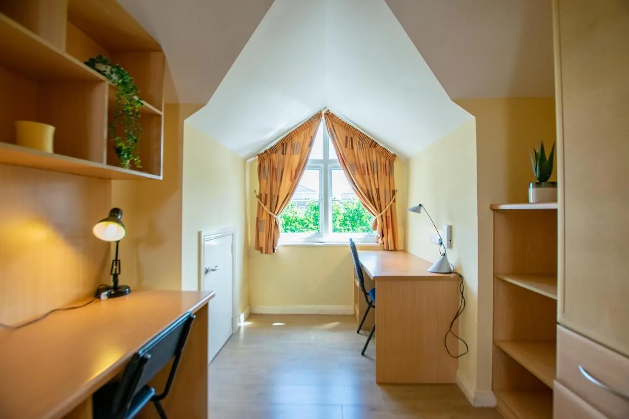 137 - The Townhouse At Gort Na Coiribe By Shortstays Galway Holiday home